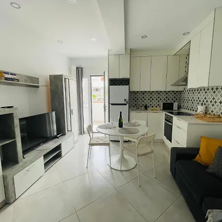 Modern In Cristianos